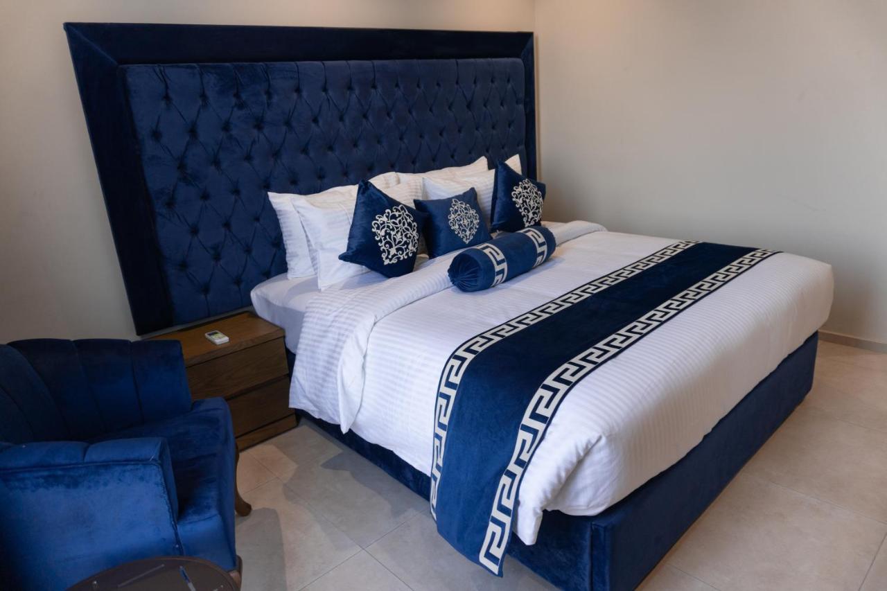 Trivelles Executive Suites Islamabad Extérieur photo