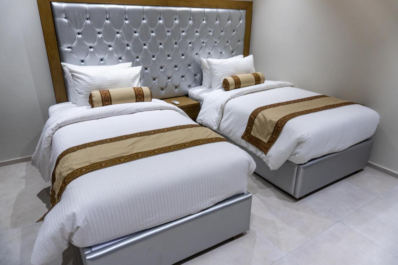 Trivelles Executive Suites Islamabad Extérieur photo