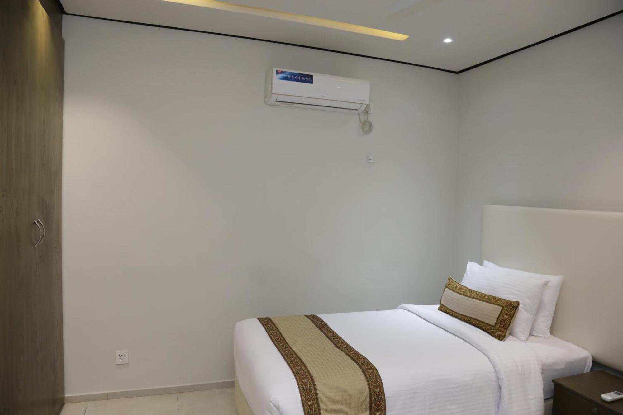 Trivelles Executive Suites Islamabad Extérieur photo
